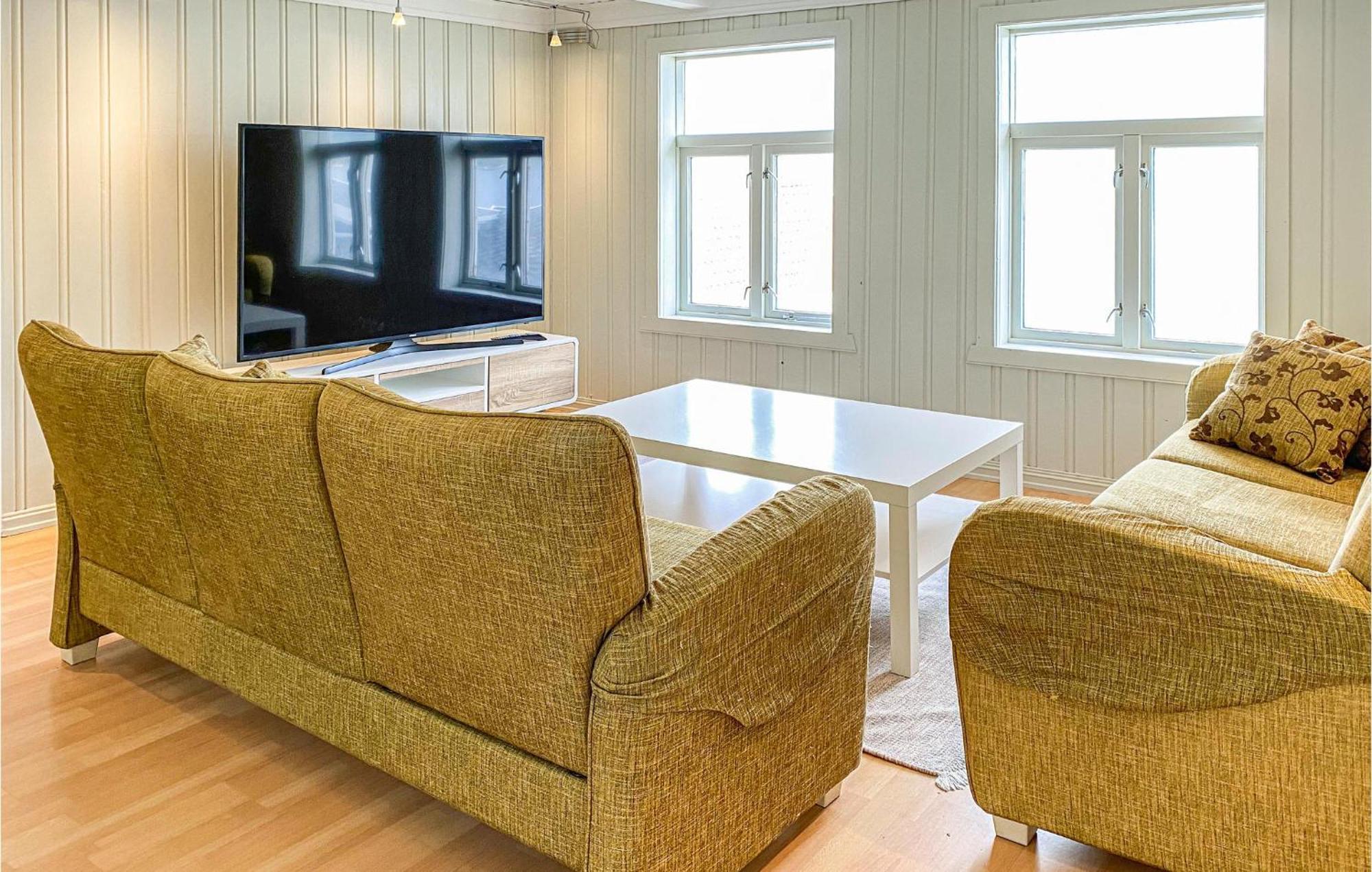 Awesome Home In Kristiansund With House Sea View Eksteriør billede