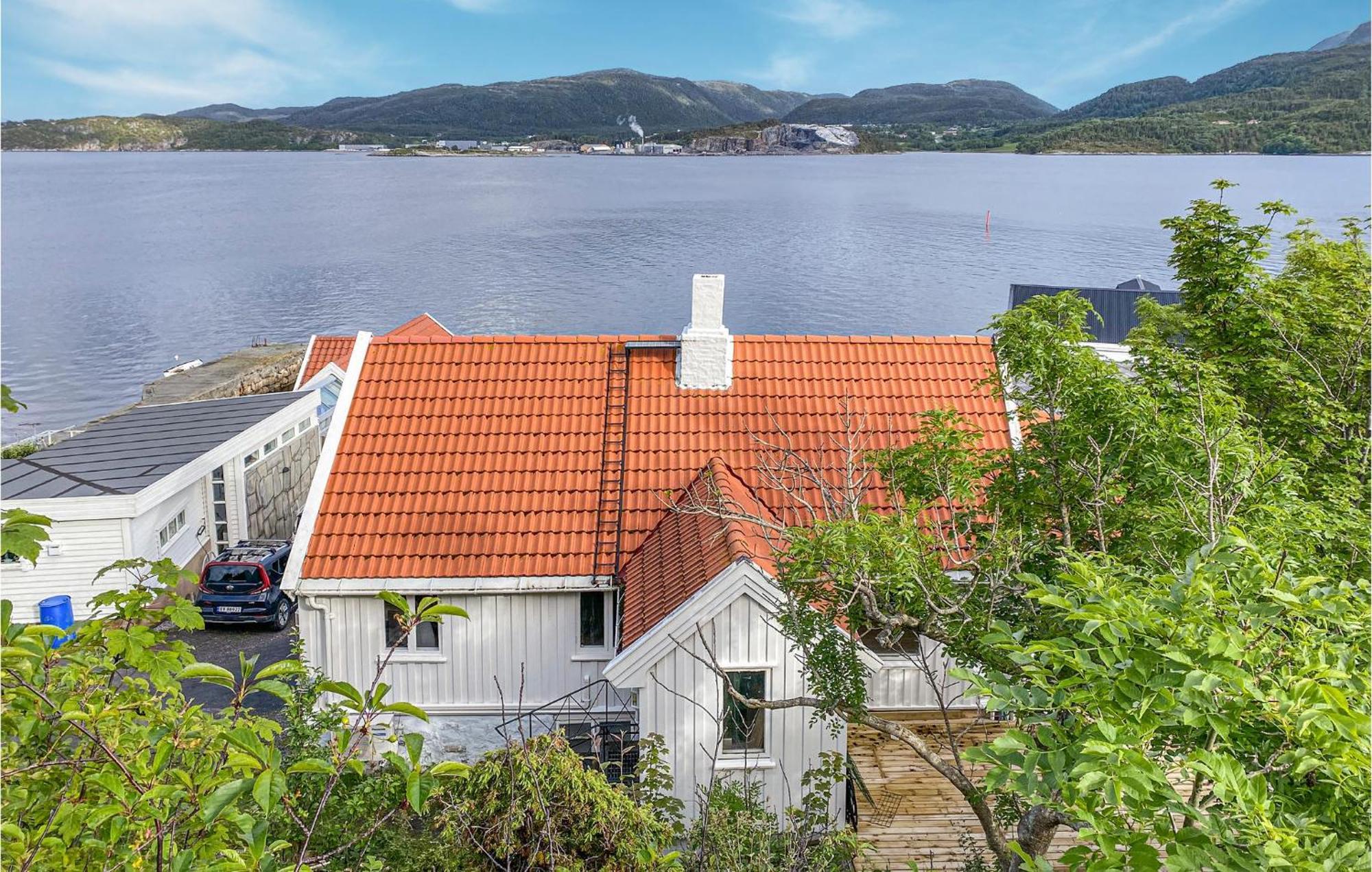 Awesome Home In Kristiansund With House Sea View Eksteriør billede