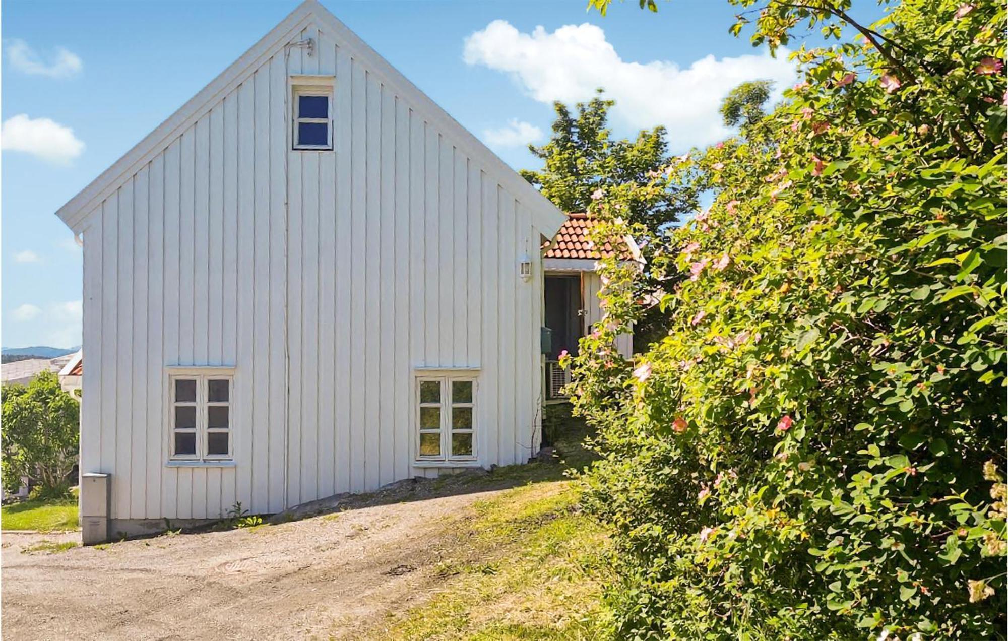 Awesome Home In Kristiansund With House Sea View Eksteriør billede